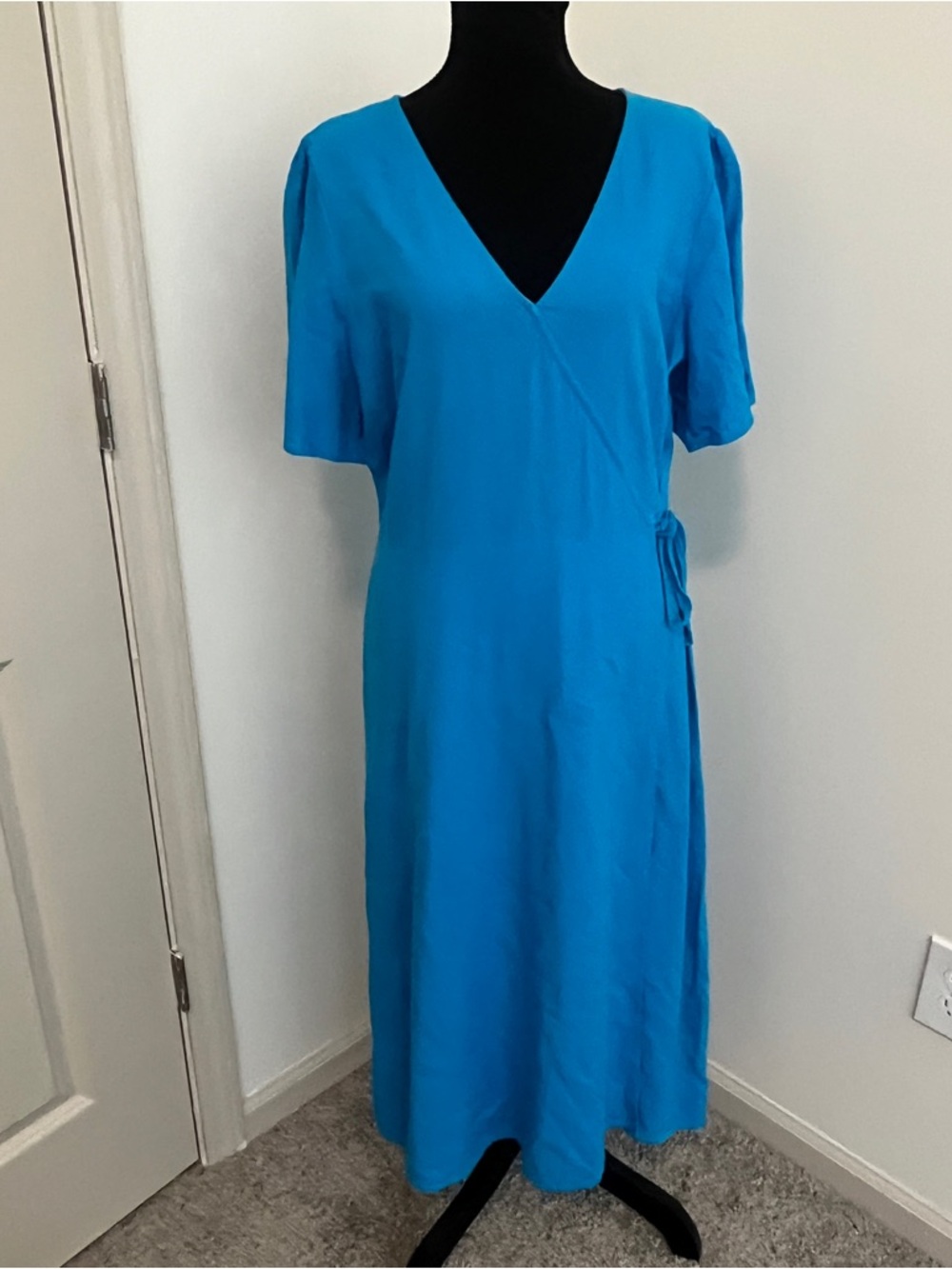 LOFT Outlet Blue Wrap Dress Sz 14 Midi Short Sleeve Tie Waist Linen Blend